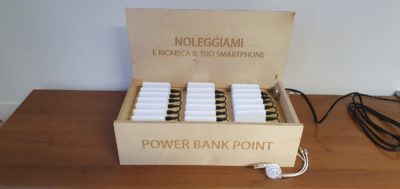 STAZIONE DI RICARICA A GETTONE - Power Bank Point